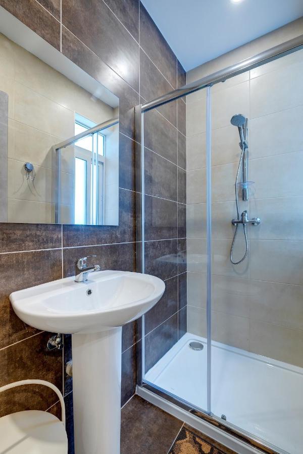 Modern Family Holiday Retreat In Gzira Sliema Buitenkant foto